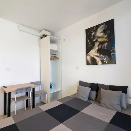 West Modern * Warsaw