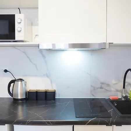 West Modern Apartment *