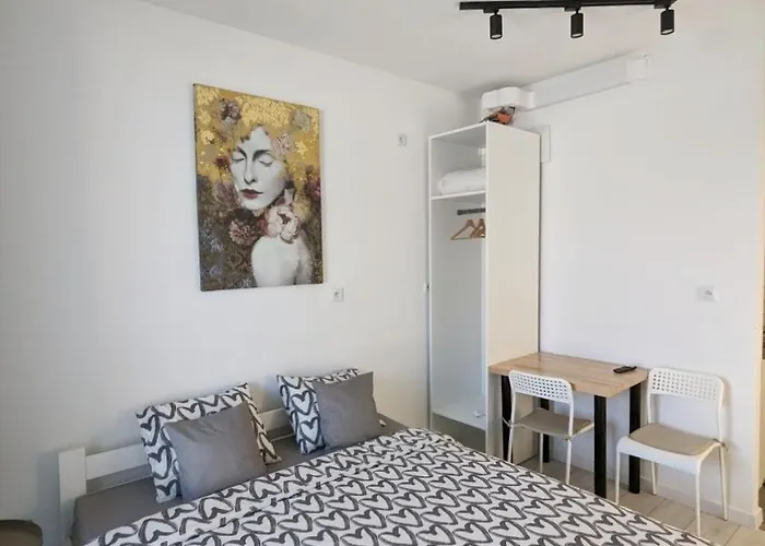 West Modern Apartment Warsaw