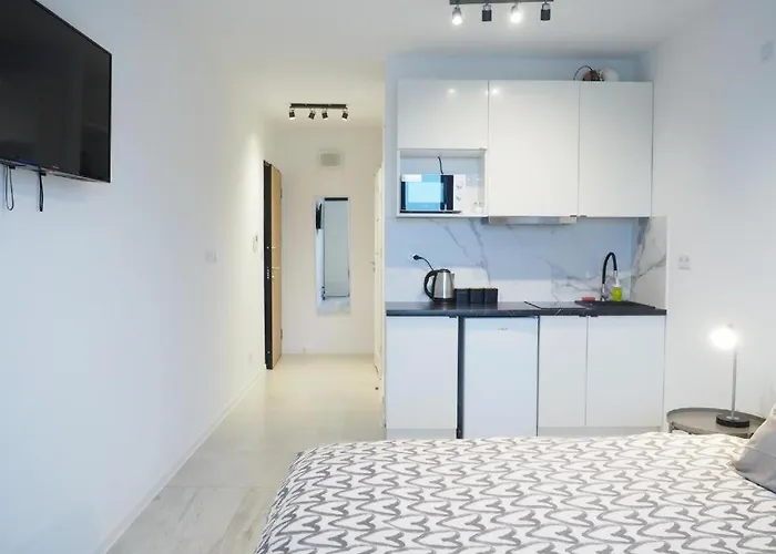 West Modern * Warsaw